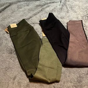 2 pairs of pink leggings